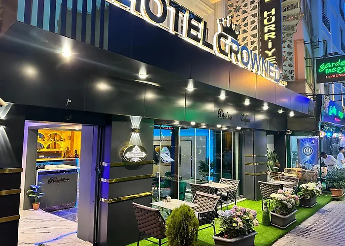 Crowned Plus Hotel
